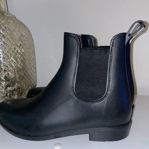 Ankle rain boots!